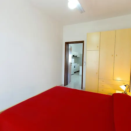 בית נופש Casa Cosimo 5 מנדוריה