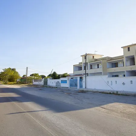 בית נופש Casa Cosimo 5 מנדוריה